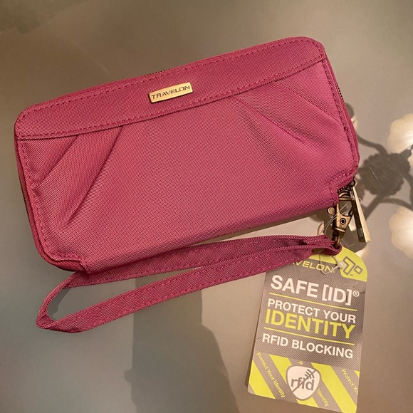 Sale🎉Travelon zip around wallet - Picture 4 of 9